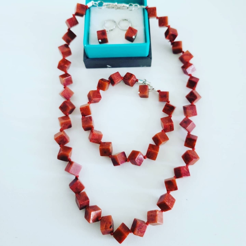 Natural dark Coral set